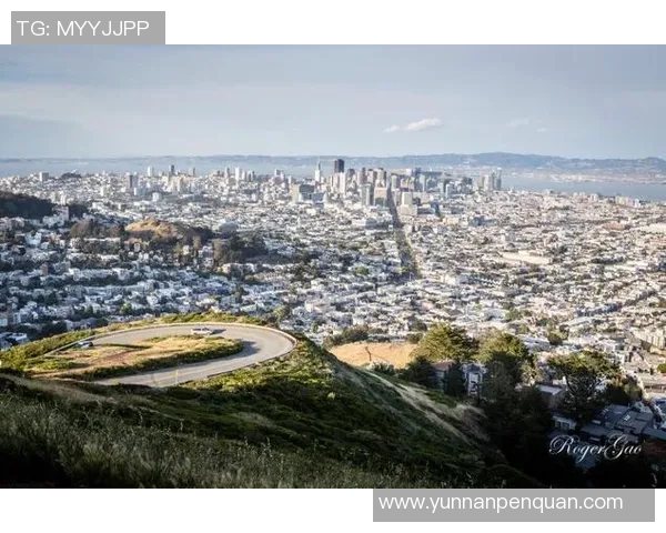 足球明星风云变幻的历程与形象演变全景展示