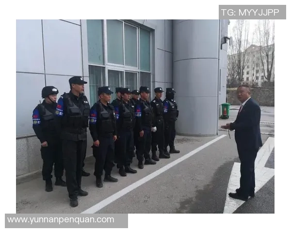 足球明星现场安保视频揭秘安保措施如何保障球星安全与赛事顺利进行